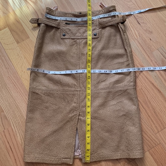 Real ‘Ostrich’ leather skirt with pockets - Picture 15 of 16